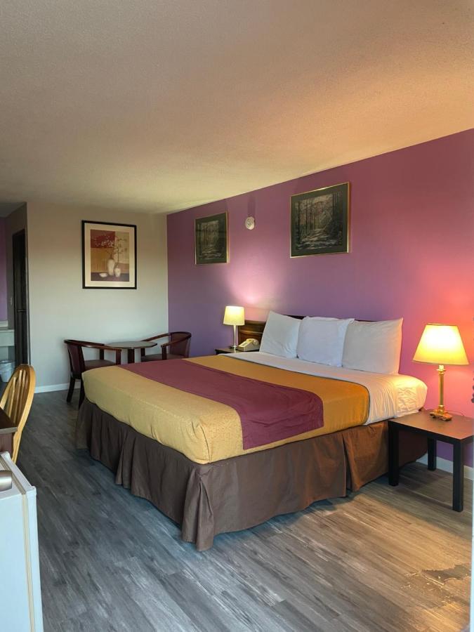Budget Host Inn Greenup Bagian luar foto